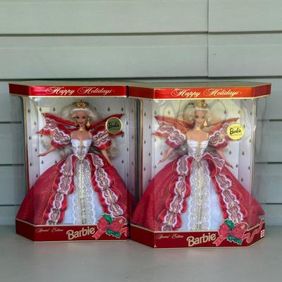 LOT 82P: NRFB Mattel Barbie Dolls Happy Holidays Barbies 17832