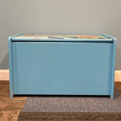 LOT 84B: Winnie the Pooh Toy Box, Plush Lamp & Beary Poppins Teddy Bear