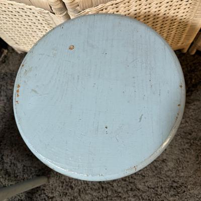 LOT 91B: Two Rattan Chairs w/ 4 Barstools