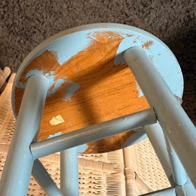 LOT 91B: Two Rattan Chairs w/ 4 Barstools