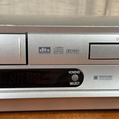 LOT 94B: Toshiba DVD/ Video Cassette Recorder SDV291