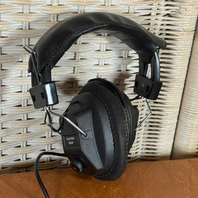 LOT 95B: Hamilton Buhl SC-7V SchoolMate Deluxe Headphones, Hamilton Buhl JBP-8SV 8-Position Stereo/Mono Jackbox & Lakeshore Learning...
