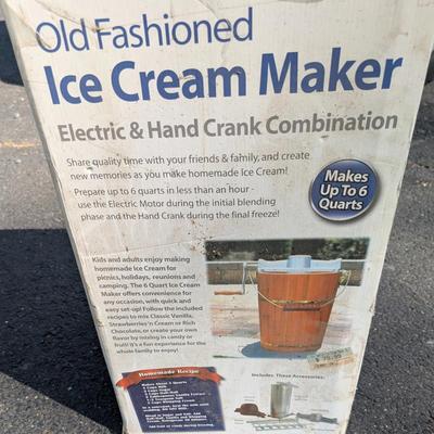 LOT 101G: Old Fashioned 6 QRT Ice Cream Maker Amerihome Model ICM6C, Untested