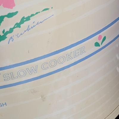 LOT 104G: Vintage Rival Crock Pot Model: 3100P & Bella Quesadilla Maker Model: GH-188, Both Utested