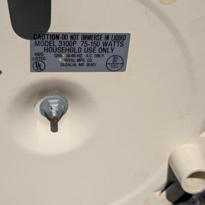 LOT 104G: Vintage Rival Crock Pot Model: 3100P & Bella Quesadilla Maker Model: GH-188, Both Utested