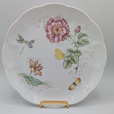 LOT 114D: Lenox Butterfly Meadow Patterns, 12 Dinner Plates & 7 Bread/Salad Plates, Plate Stands Not Included