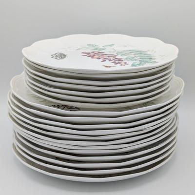 LOT 114D: Lenox Butterfly Meadow Patterns, 12 Dinner Plates & 7 Bread/Salad Plates, Plate Stands Not Included