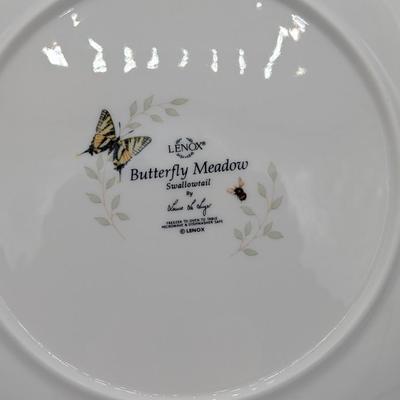 LOT 114D: Lenox Butterfly Meadow Patterns, 12 Dinner Plates & 7 Bread/Salad Plates, Plate Stands Not Included