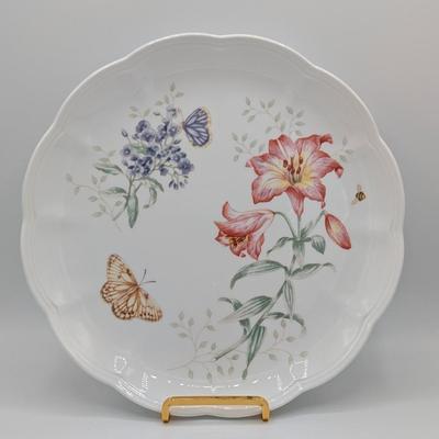 LOT 114D: Lenox Butterfly Meadow Patterns, 12 Dinner Plates & 7 Bread/Salad Plates, Plate Stands Not Included