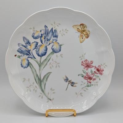 LOT 114D: Lenox Butterfly Meadow Patterns, 12 Dinner Plates & 7 Bread/Salad Plates, Plate Stands Not Included