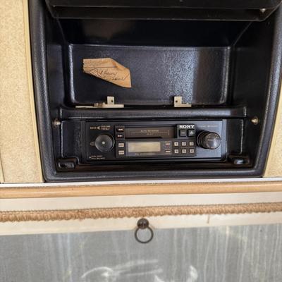 LOT 153: 1986 Airstream Excella 32ft Trailer - PLEASE READ DESCRIPTION
