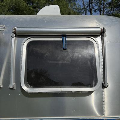 LOT 153: 1986 Airstream Excella 32ft Trailer - PLEASE READ DESCRIPTION