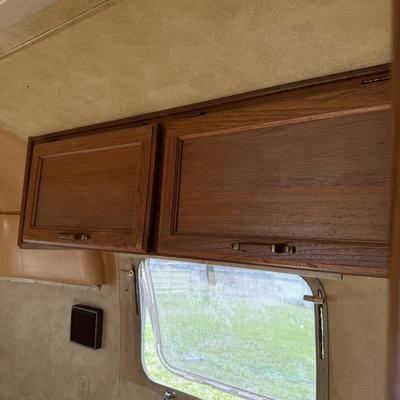 LOT 153: 1986 Airstream Excella 32ft Trailer - PLEASE READ DESCRIPTION