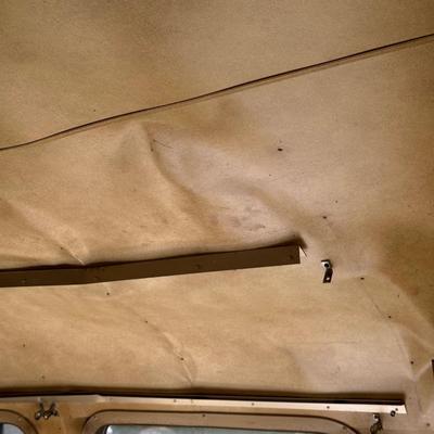 LOT 153: 1986 Airstream Excella 32ft Trailer - PLEASE READ DESCRIPTION