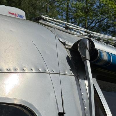 LOT 153: 1986 Airstream Excella 32ft Trailer - PLEASE READ DESCRIPTION