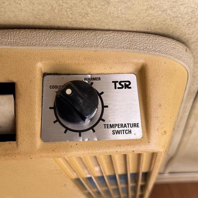 LOT 153: 1986 Airstream Excella 32ft Trailer - PLEASE READ DESCRIPTION