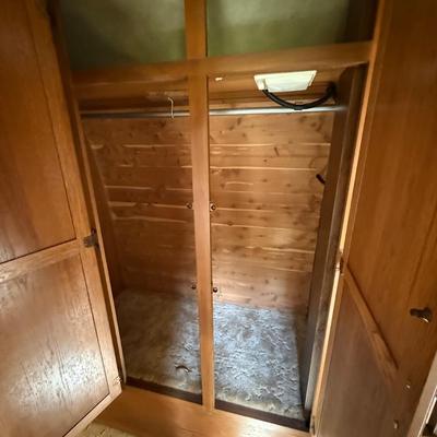 LOT 153: 1986 Airstream Excella 32ft Trailer - PLEASE READ DESCRIPTION