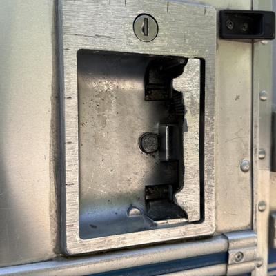 LOT 153: 1986 Airstream Excella 32ft Trailer - PLEASE READ DESCRIPTION