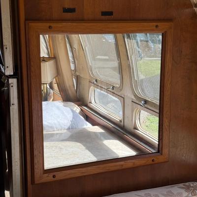 LOT 153: 1986 Airstream Excella 32ft Trailer - PLEASE READ DESCRIPTION