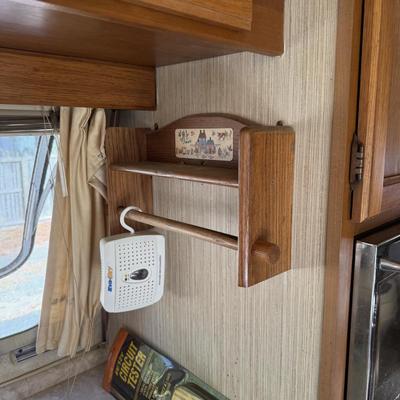LOT 153: 1986 Airstream Excella 32ft Trailer - PLEASE READ DESCRIPTION