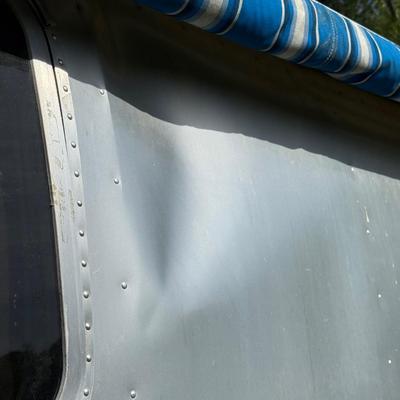 LOT 153: 1986 Airstream Excella 32ft Trailer - PLEASE READ DESCRIPTION