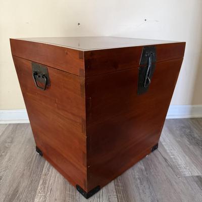 LOT 155U: Beautiful Vintage Wooden Trunk/Chest