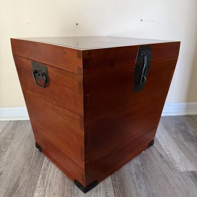 LOT 155U: Beautiful Vintage Wooden Trunk/Chest