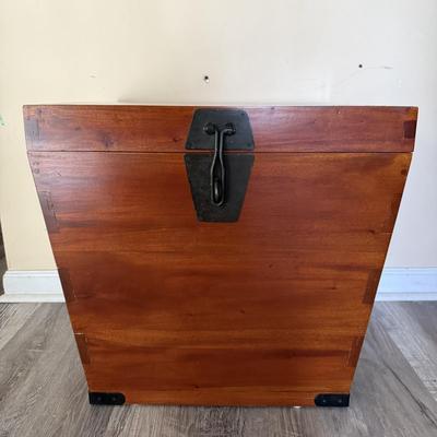 LOT 155U: Beautiful Vintage Wooden Trunk/Chest