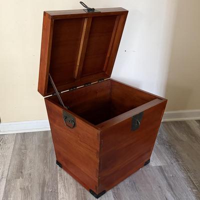 LOT 155U: Beautiful Vintage Wooden Trunk/Chest