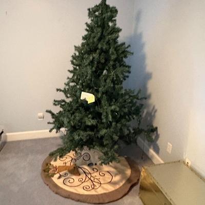Christmas Tree Skirt and Christmas Tree