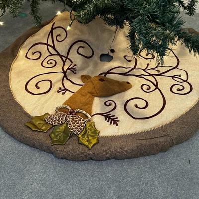 Christmas Tree Skirt and Christmas Tree