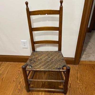 Antique Ladderback Cair