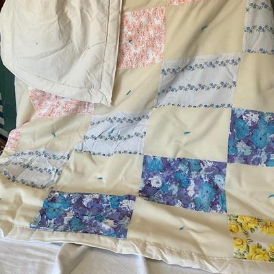 Tie quilt, twin size