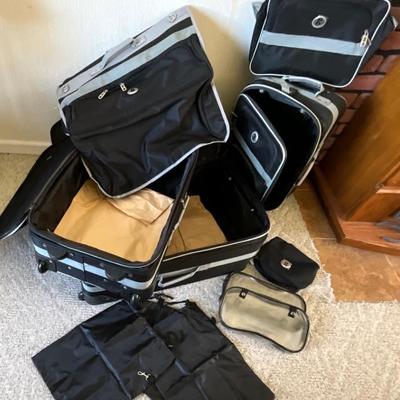 NEW BillBlass Luggage Set