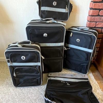 NEW BillBlass Luggage Set