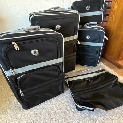 NEW BillBlass Luggage Set