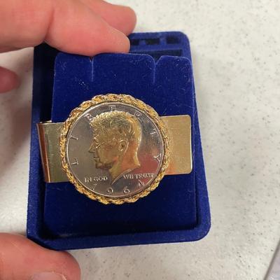 Bicentennial Proof Set with Kennedy Half Dollars and Money Clip (ST-SS)