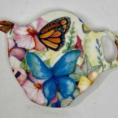 Spoon Rest and Saucer Mixed Lot