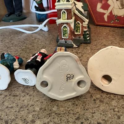 Christmas Carolers, Dept 56, Sweden Design Candle decor
