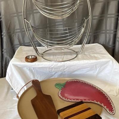 Wire Fruit Rack, with lazy Susan turn table hot pads,
