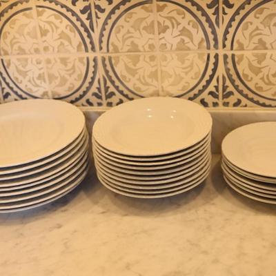 Tienshan White Wicker Porcelain Dinner Set