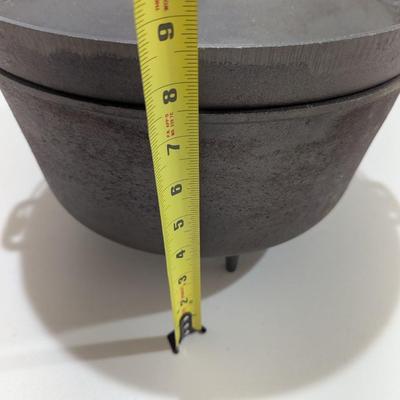 Vintage Unbranded Cast Iron Bean Pot With Handle Camp Dutch Oven 3 Legs (SR)