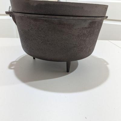 Vintage Unbranded Cast Iron Bean Pot With Handle Camp Dutch Oven 3 Legs (SR)