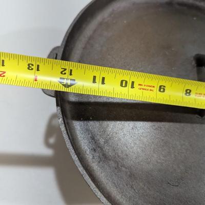 Vintage Unbranded Cast Iron Bean Pot With Handle Camp Dutch Oven 3 Legs (SR)