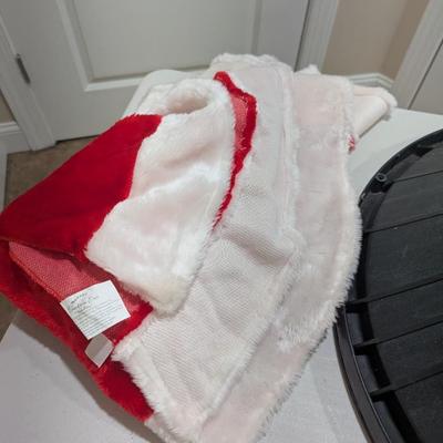 Christmas Tree Stands & Skirting (SR)