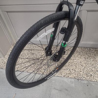 Trek Neko 3 Hybrid Bicycle 18" Frame