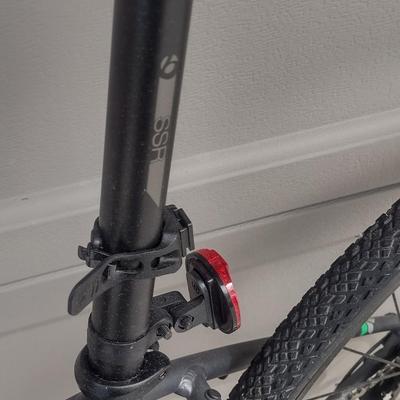 Trek Neko 3 Hybrid Bicycle 18" Frame