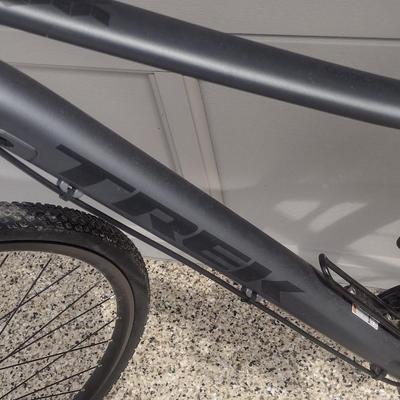 Trek Neko 3 Hybrid Bicycle 18" Frame