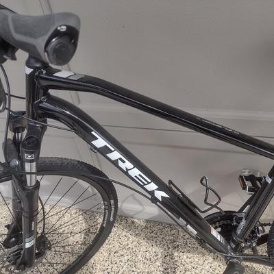 Trek Dual Sport 3 Bicycle 18" Frame