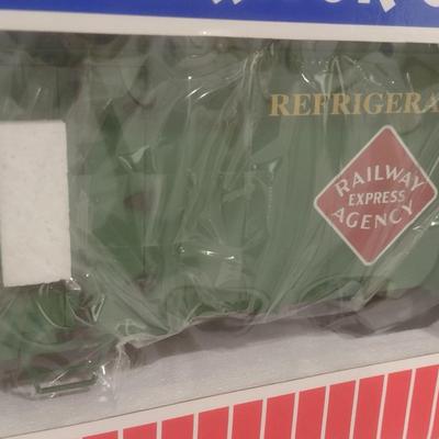 USA Trains 1:29 Scale 40 Foot Railway Express Agency Refrigerator Car R16508 with Box (#2)